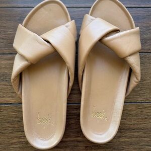 Beek slide sandals